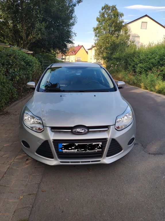 Ford Focus 143.000 km 5.700 € Waldbüttelbrunn 97297