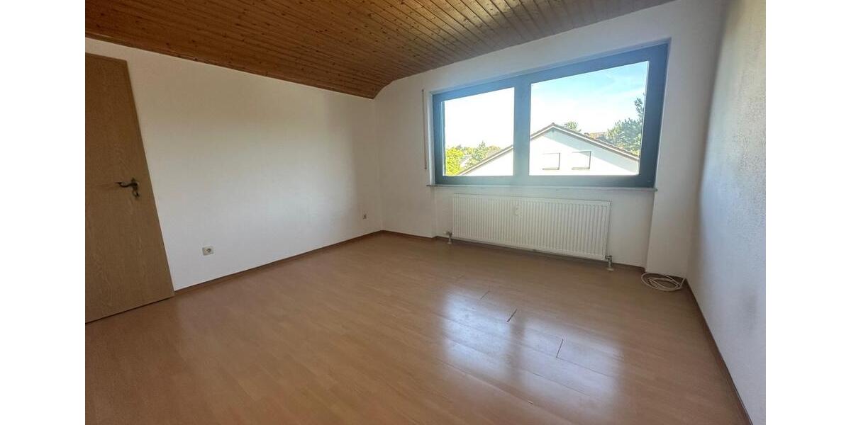 Dachgeschoßwohnung Würzburg Heuchelhof - 2 Zimmer, 43 m&sup2;, 500&euro; | Angebot:25293611