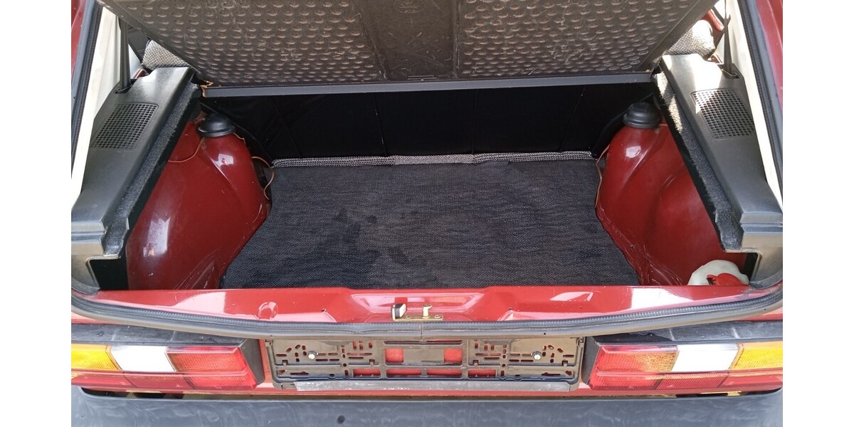 VW Golf I 130.000 km 2.899 € Volkach 97332