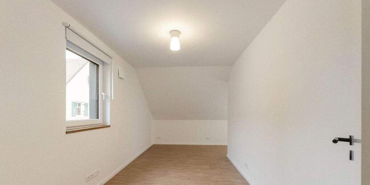Einfamilienhaus Würzburg Heidingsfeld - 8 Zimmer, 215 m&sup2;, 1.095.000&euro; | Angebot:25820156
