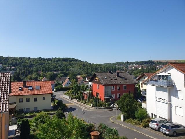 4-Zimmer Wohnung mit Altstadtblick, neuer Küche & Garage zimmer