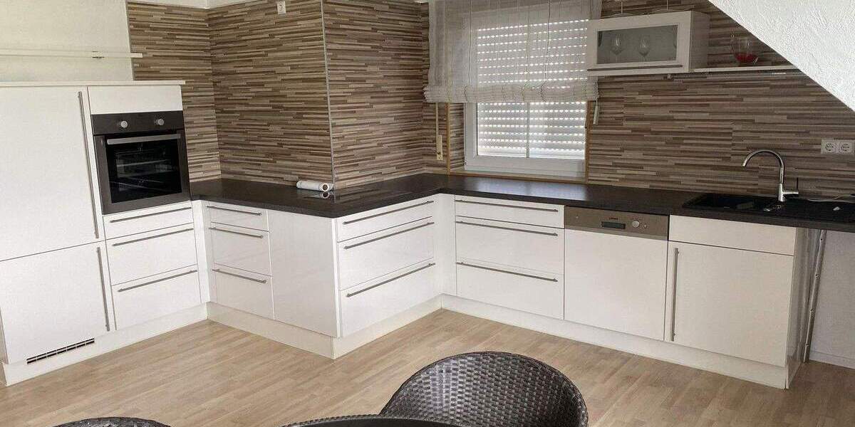 Einfamilienhaus Kitzingen - 7 Zimmer, 287 m&sup2;, 719.000&euro; | Angebot:25987663