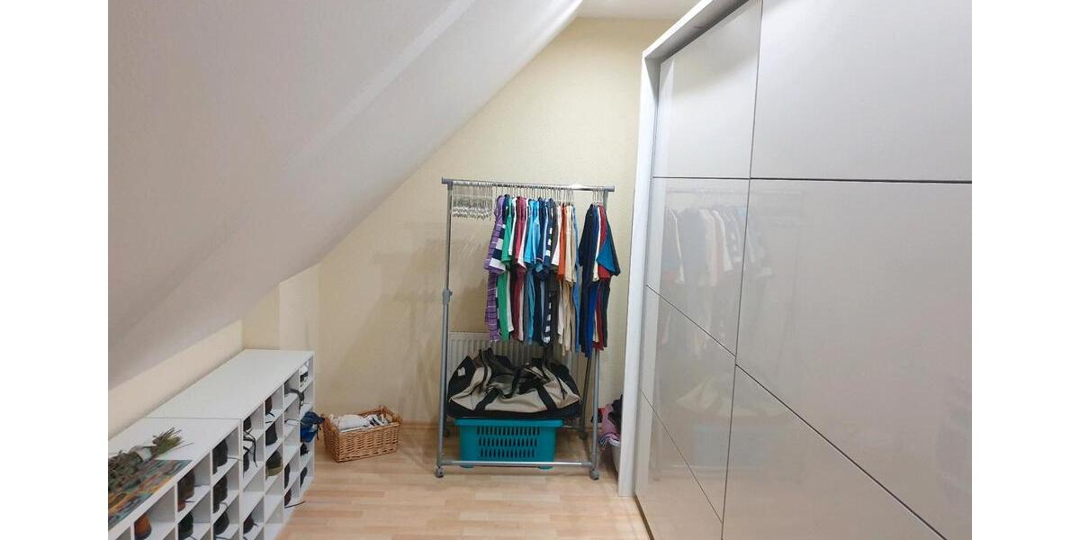 Etagenwohnung Schwarzach am Main - 4 Zimmer, 120 m&sup2;, 1.200&euro; | Angebot:25598897