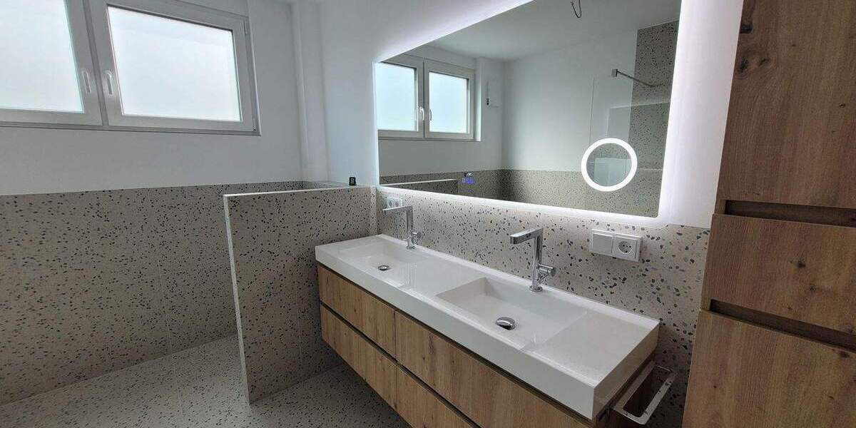Mehrfamilienhaus, Wohnhaus Würzburg Lindleinsmühle - 4 Zimmer, 172 m&sup2;, 2.300&euro; | Angebot:26641795