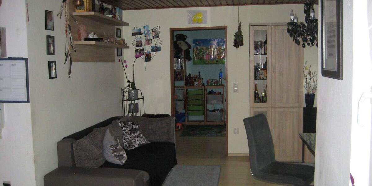 Etagenwohnung Waldbüttelbrunn - 3 Zimmer, 88 m&sup2;, 210.000&euro; | Angebot:25864896