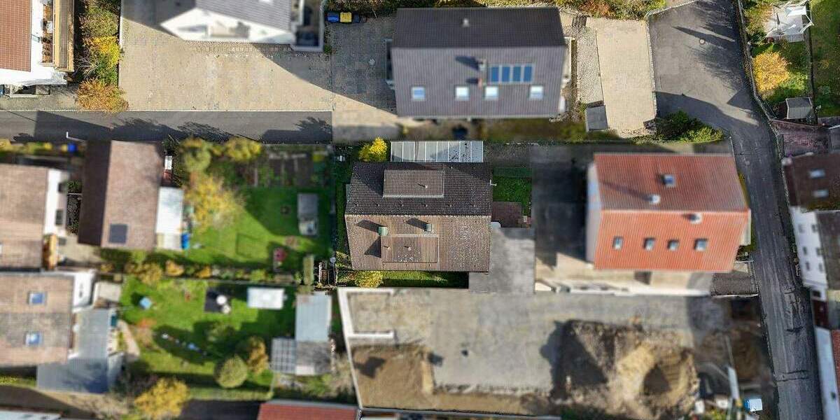 Mehrfamilienhaus, Wohnhaus Waldbüttelbrunn - 7 Zimmer, 164 m&sup2;, 380.000&euro; | Angebot:26016142