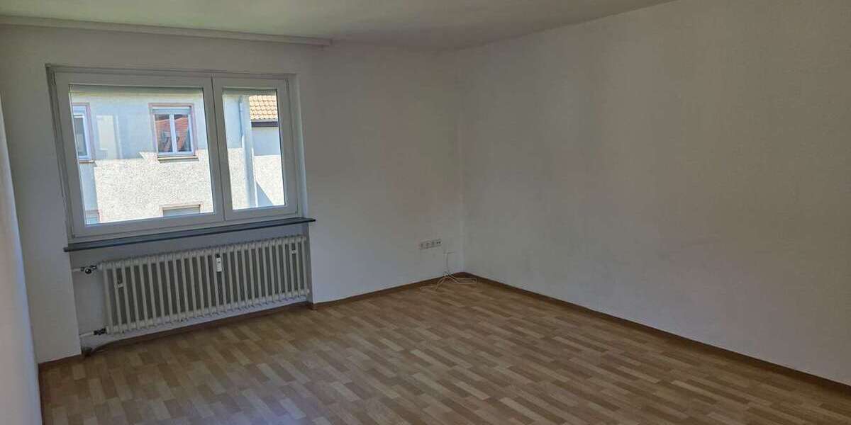 Etagenwohnung Würzburg Zellerau - 3 Zimmer, 84 m&sup2;, 950&euro; | Angebot:26697048