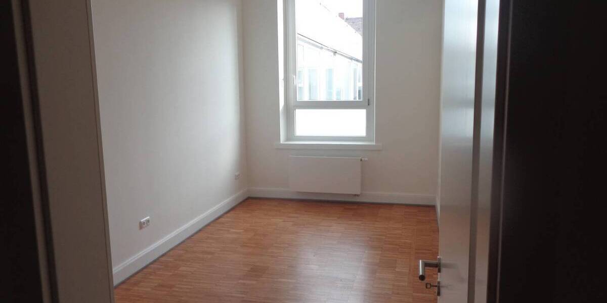 Etagenwohnung Würzburg Zellerau - 4 Zimmer, 124 m&sup2;, 1.630&euro; | Angebot:26290130
