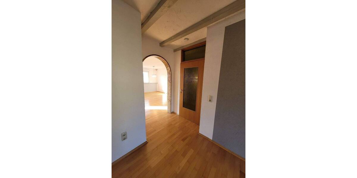 Etagenwohnung Kirchheim - 4 Zimmer, 130 m&sup2;, 980&euro; | Angebot:26920026