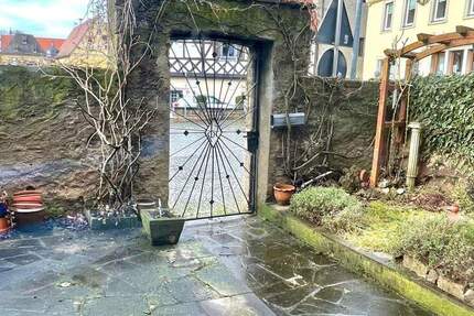 Haus Frickenhausen - 5 Zimmer, 150 m&sup2;, 1.150&euro; | Angebot:24992587