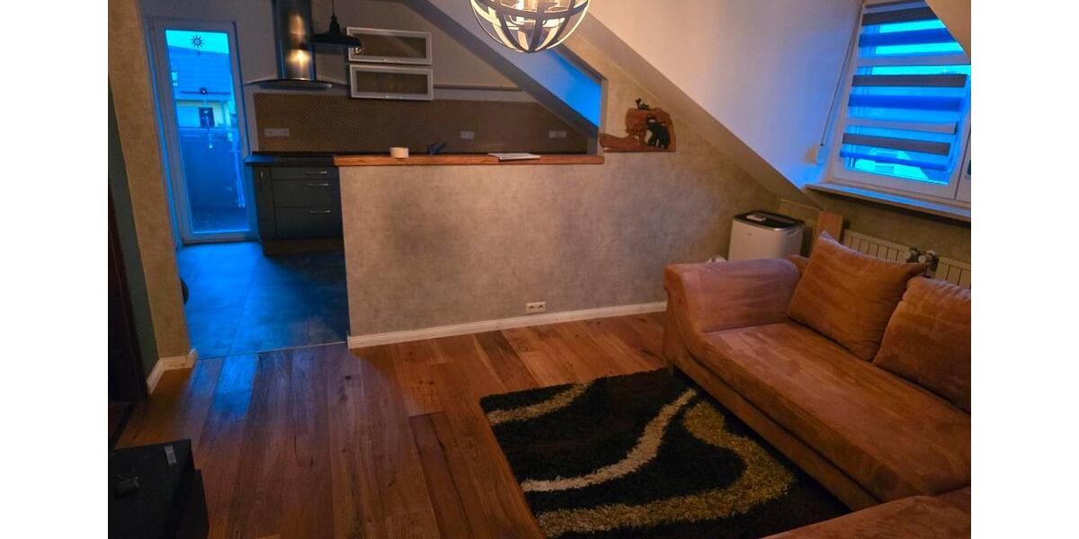 Außergewöhnliche Dachgeschosswohnung zu vermieten 3 zimmer