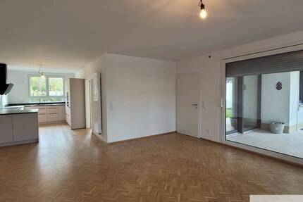 Wohnung Würzburg Lindleinsmühle - 4 Zimmer, 172 m&sup2;, 2.300&euro; | Angebot:26343936