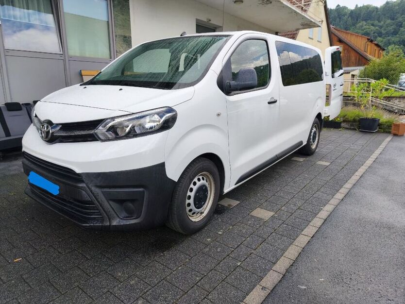 Proace (Verso)