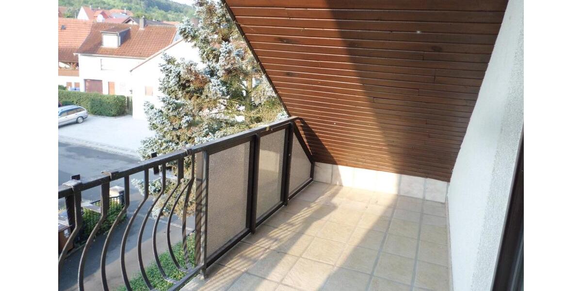 Etagenwohnung Leinach - 3 Zimmer, 112 m&sup2;, 1.000&euro; | Angebot:23965216