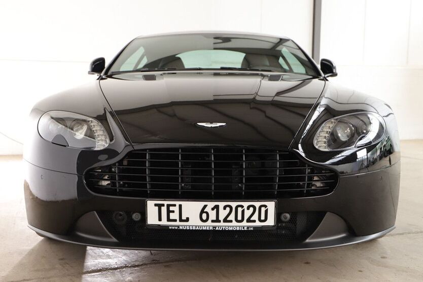 V8 Vantage