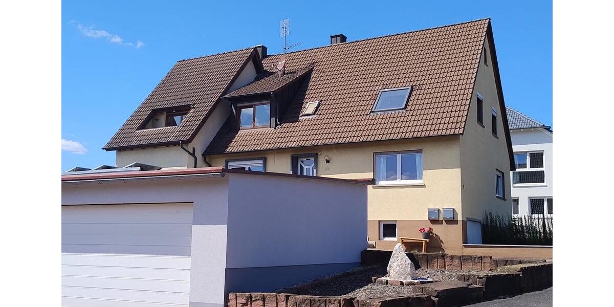 Dachgeschoßwohnung Neubrunn - 2 Zimmer, 85 m&sup2;, 765&euro; | Angebot:25516200