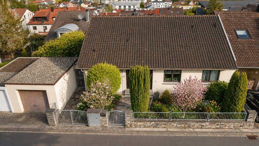 Einfamilienhaus Würzburg Heidingsfeld - 7 Zimmer, 144 m&sup2;, 829.000&euro; | Angebot:26882065