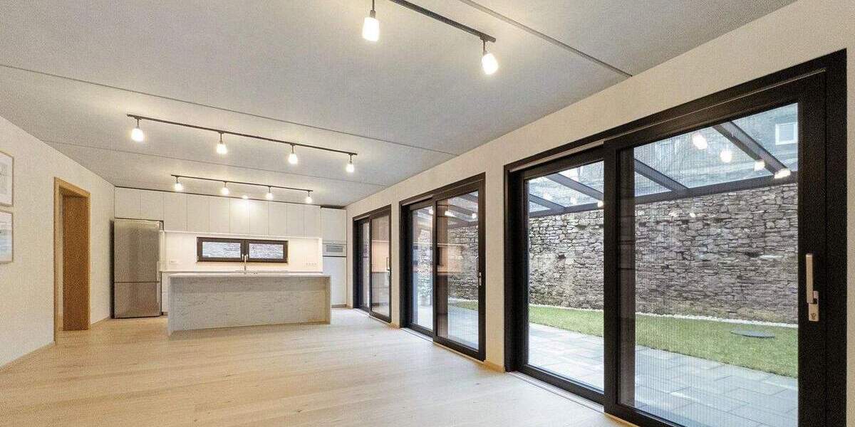 Einfamilienhaus Würzburg Heidingsfeld - 8 Zimmer, 215 m&sup2;, 1.095.000&euro; | Angebot:25820156