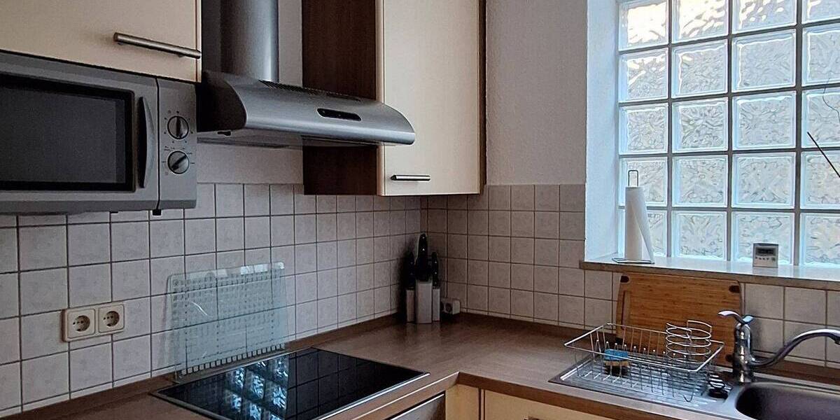 2 Zimmer Stadtwohnung im Zentrum von Kitzingen in der Kaiserstr.Absolut ruhig und sonnig mit Balkon :-) Nur 2 Min.fußläufig zur Fußgängerzone und Main 2 zimmer