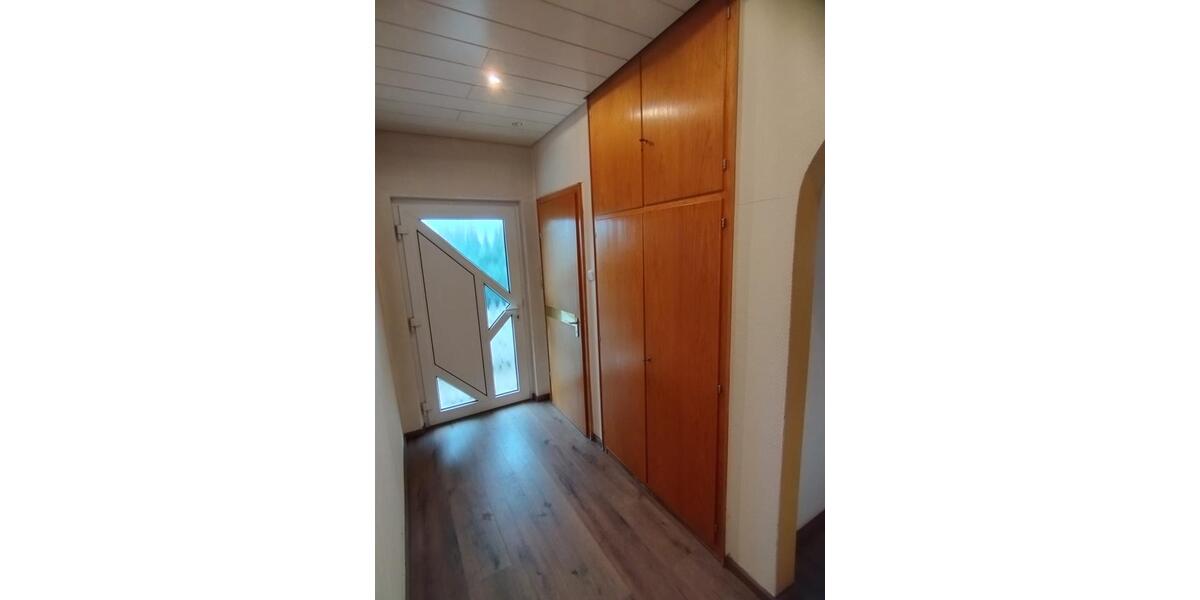 Erdgeschoßwohnung Birkenfeld - 5 Zimmer, 121 m&sup2;, 990&euro; | Angebot:26497356