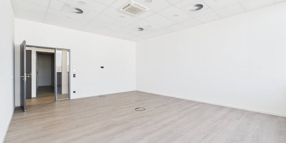 Repräsentatives Büro mit Südbalkon und hochwertiger Ausstattung für Unternehmen zimmer