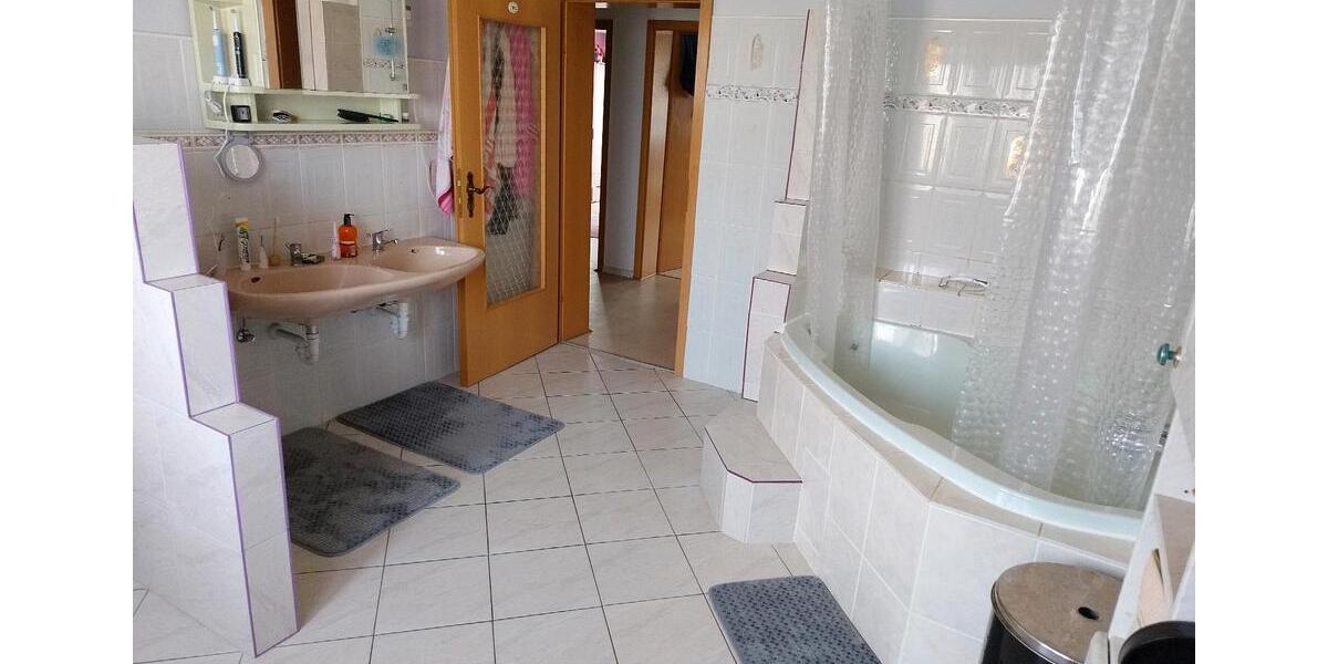 Etagenwohnung Triefenstein - 7 Zimmer, 194 m&sup2;, 318.700&euro; | Angebot:26355391