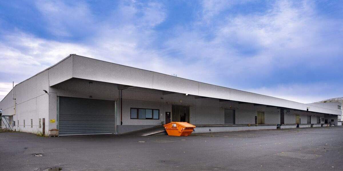 Lagerhalle mit LKW-Werkstatt und Bürogebäude zimmer