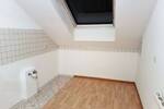Traumhafte 3 Zimmer Wohnung mit Süd-Dachbalkon, Westloggia und Stellplatz in ruhiger Lage