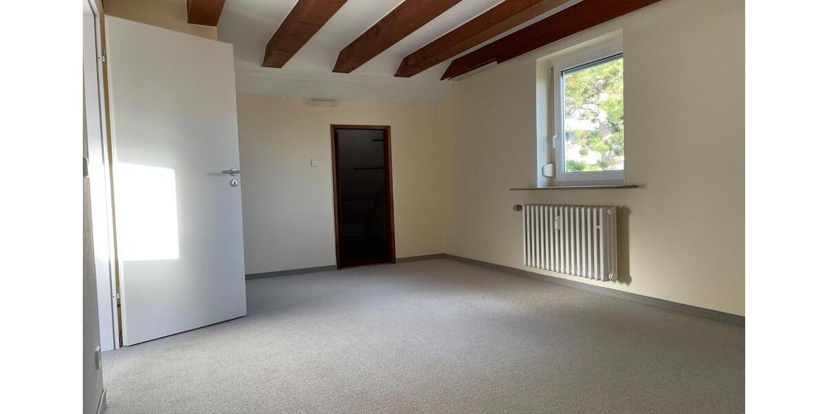 Dachgeschoßwohnung Ochsenfurt - 2.5 Zimmer, 75 m&sup2;, 700&euro; | Angebot:25756846