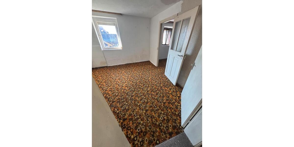 Doppelhaushälfte Dettelbach - 4 Zimmer, 152 m&sup2;, 124.000&euro; | Angebot:26044953