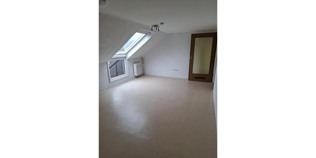 Dachgeschoßwohnung Würzburg Dürrbachau - 3 Zimmer, 80 m&sup2;, 930&euro; | Angebot:26533143