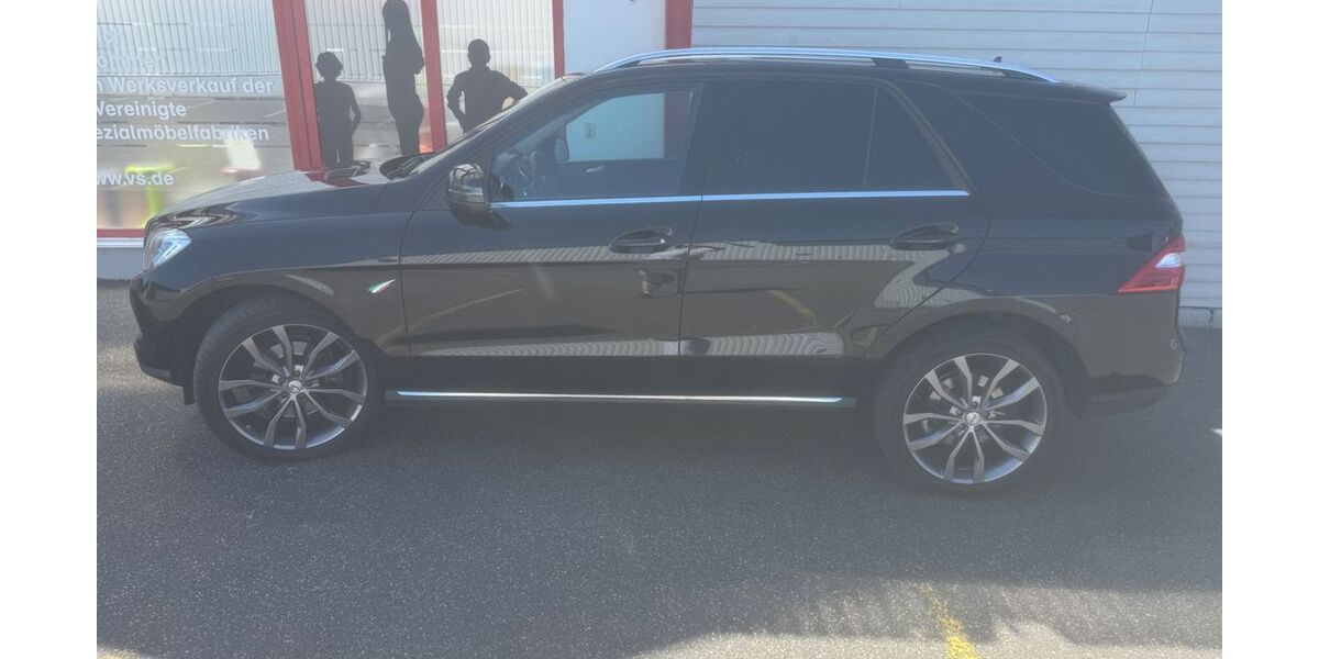 Mercedes-Benz ML 350 143.798 km 21.900 &euro; Werbach 97956
