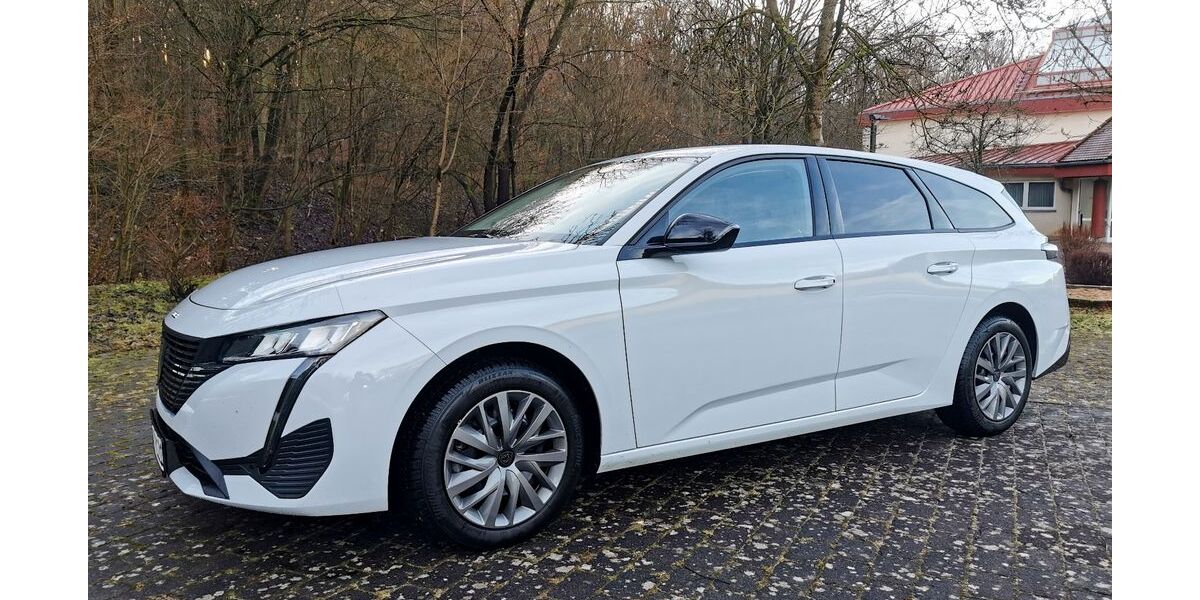 Peugeot 308 28.000 km 22.990 &euro; Gerbrunn 97218