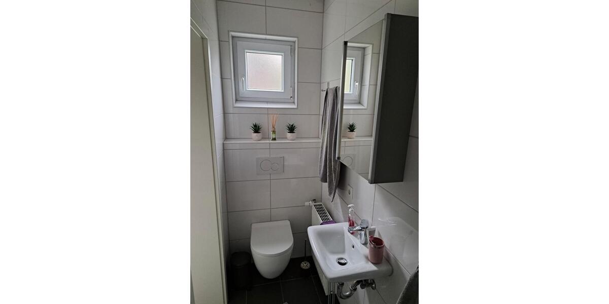 Reihenhaus Würzburg Lengfeld - 7 Zimmer, 146 m&sup2;, 2.200&euro; | Angebot:26471982