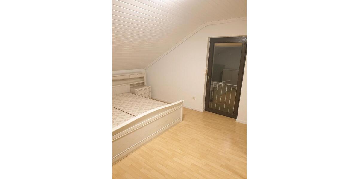 Dachgeschoßwohnung Rimpar - 3 Zimmer, 75 m&sup2;, 900&euro; | Angebot:26476793