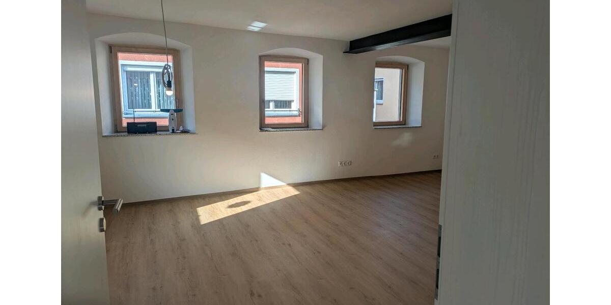 Erdgeschoßwohnung Sommerach - 2 Zimmer, 71 m&sup2;, 800&euro; | Angebot:25405472