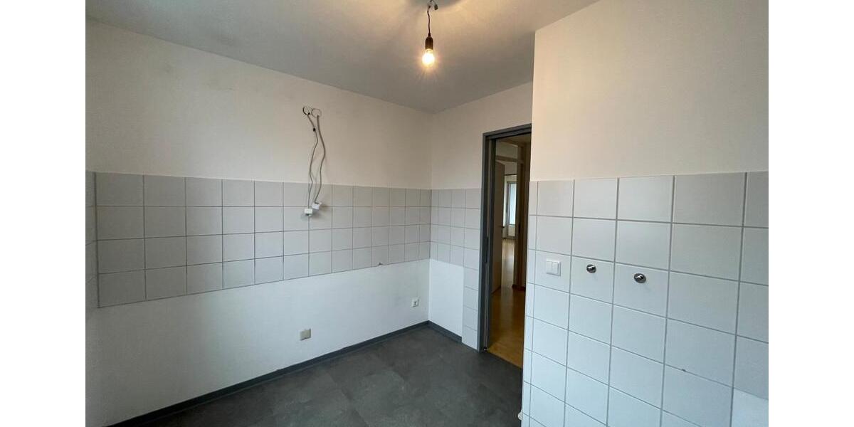 Attraktive 3-Zi.-Whg. mit Balkon in ruhiger Lage von Veitshöchh. 3 zimmer