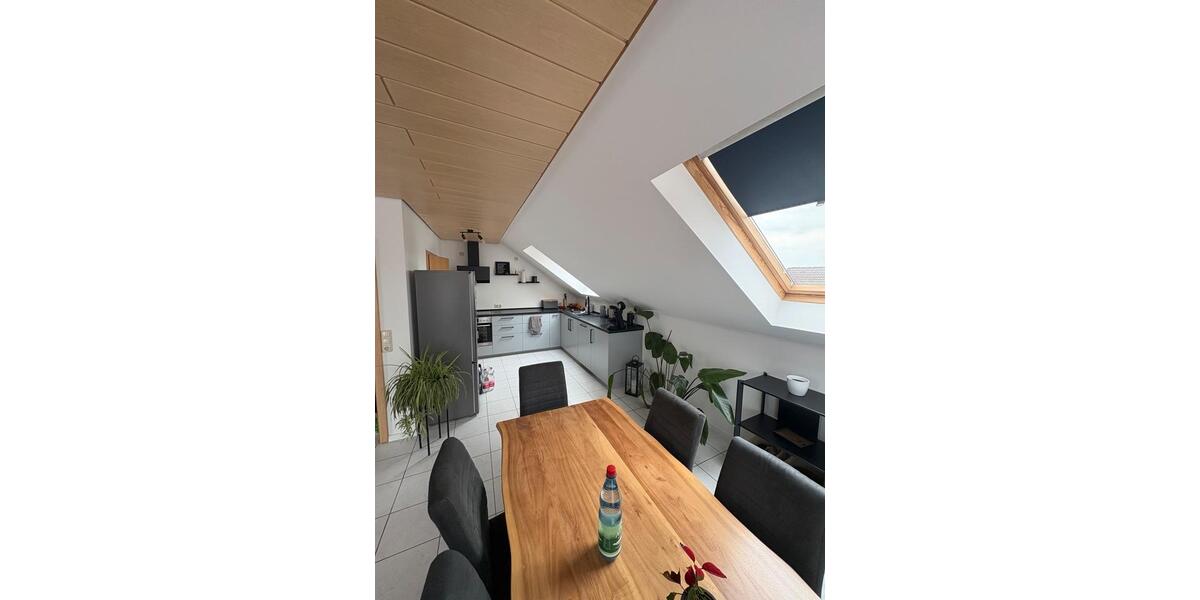Dachgeschoßwohnung Himmelstadt - 3 Zimmer, 70 m&sup2;, 625&euro; | Angebot:26301816