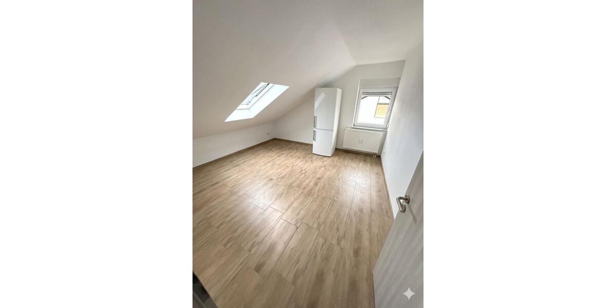 Dachgeschoßwohnung Tauberbischofsheim - 3 Zimmer, 80 m&sup2;, 600&euro; | Angebot:26448444