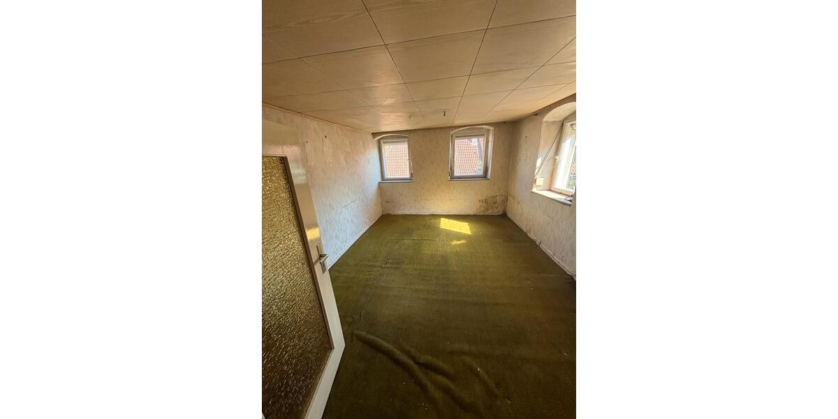 Doppelhaushälfte Dettelbach - 4 Zimmer, 152 m&sup2;, 124.000&euro; | Angebot:26044953