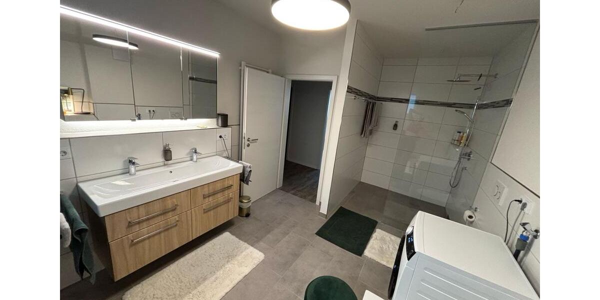Etagenwohnung Würzburg Lengfeld - 4 Zimmer, 133 m&sup2;, 1.710&euro; | Angebot:24820406