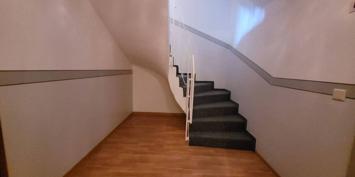 Reihenmittelhaus Giebelstadt - 4 Zimmer, 101 m&sup2;, 399.000&euro; | Angebot:26306286