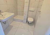 Helle , gut geschnittene Renovierte EG Wohnung zu vermieten