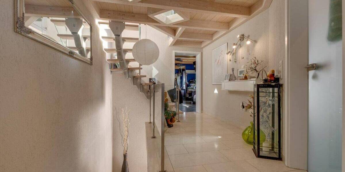 Mehrfamilienhaus, Wohnhaus Kitzingen - 7 Zimmer, 250 m&sup2;, 500.000&euro; | Angebot:25747372