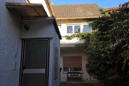 Einfamilienhaus mit ELW in ruhiger Lage von 97534 Waigolshausen (ID 10546) 8 zimmer