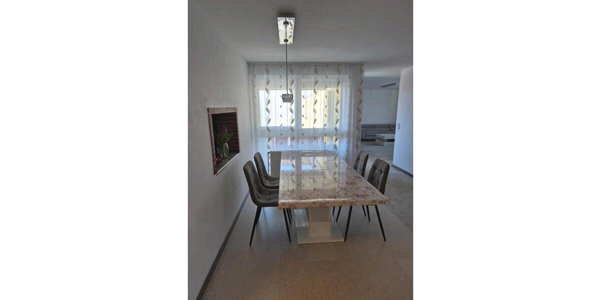 Etagenwohnung Kitzingen - 5.5 Zimmer, 134 m&sup2;, 355.000&euro; | Angebot:26442129
