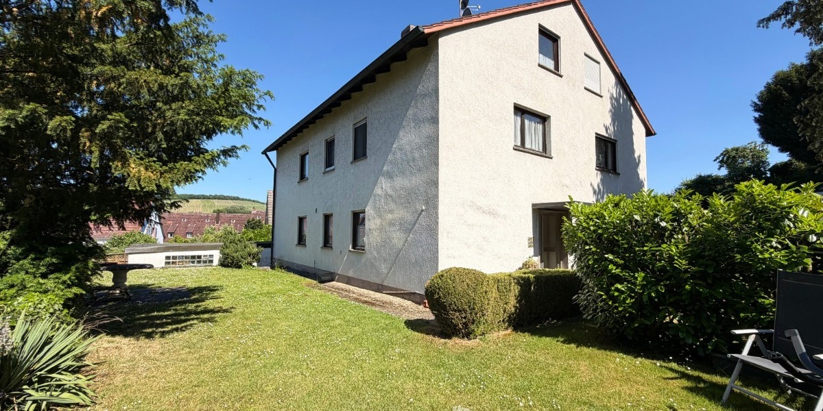 Großzügiges Zwei- bis Dreifamilienhaus mit Garten, ausgebautem Untergeschoss und Ausbaupotenzial. - Zweifamilienhaus Zell am Main | Angebot:26876421