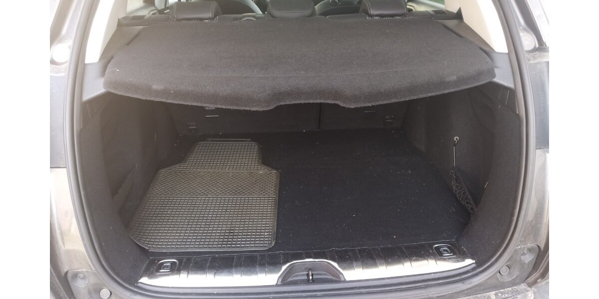 Peugeot 2008 106.000 km 7.600 &euro; Karbach 97842