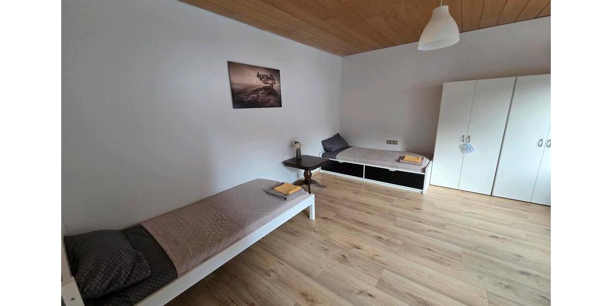 Einfamilienhaus Mainbernheim - 6.5 Zimmer, 260 m&sup2;, 1.700&euro; | Angebot:27613282