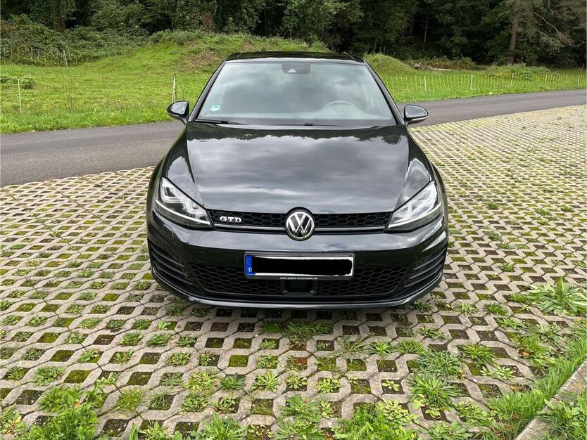 VW Golf 124.000 km 16.800 € Gemünden am Main 97737
